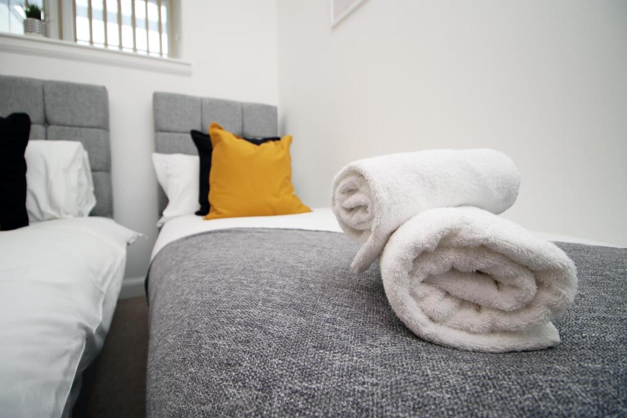 No 2 Under The Clock By Ssw - 2Br, Right In The City Centre, Sleeps 6 Кардифф Экстерьер фото