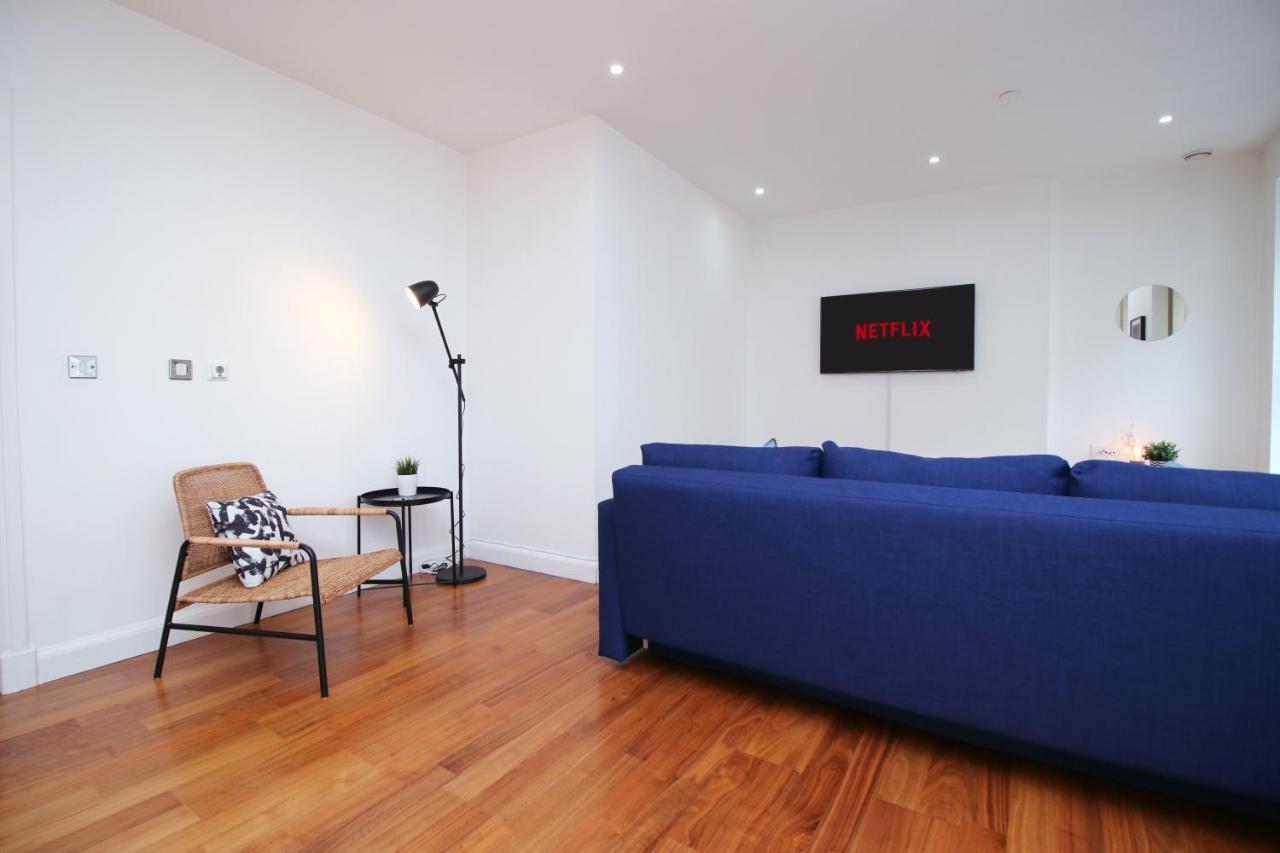 No 2 Under The Clock By Ssw - 2Br, Right In The City Centre, Sleeps 6 Кардифф Экстерьер фото