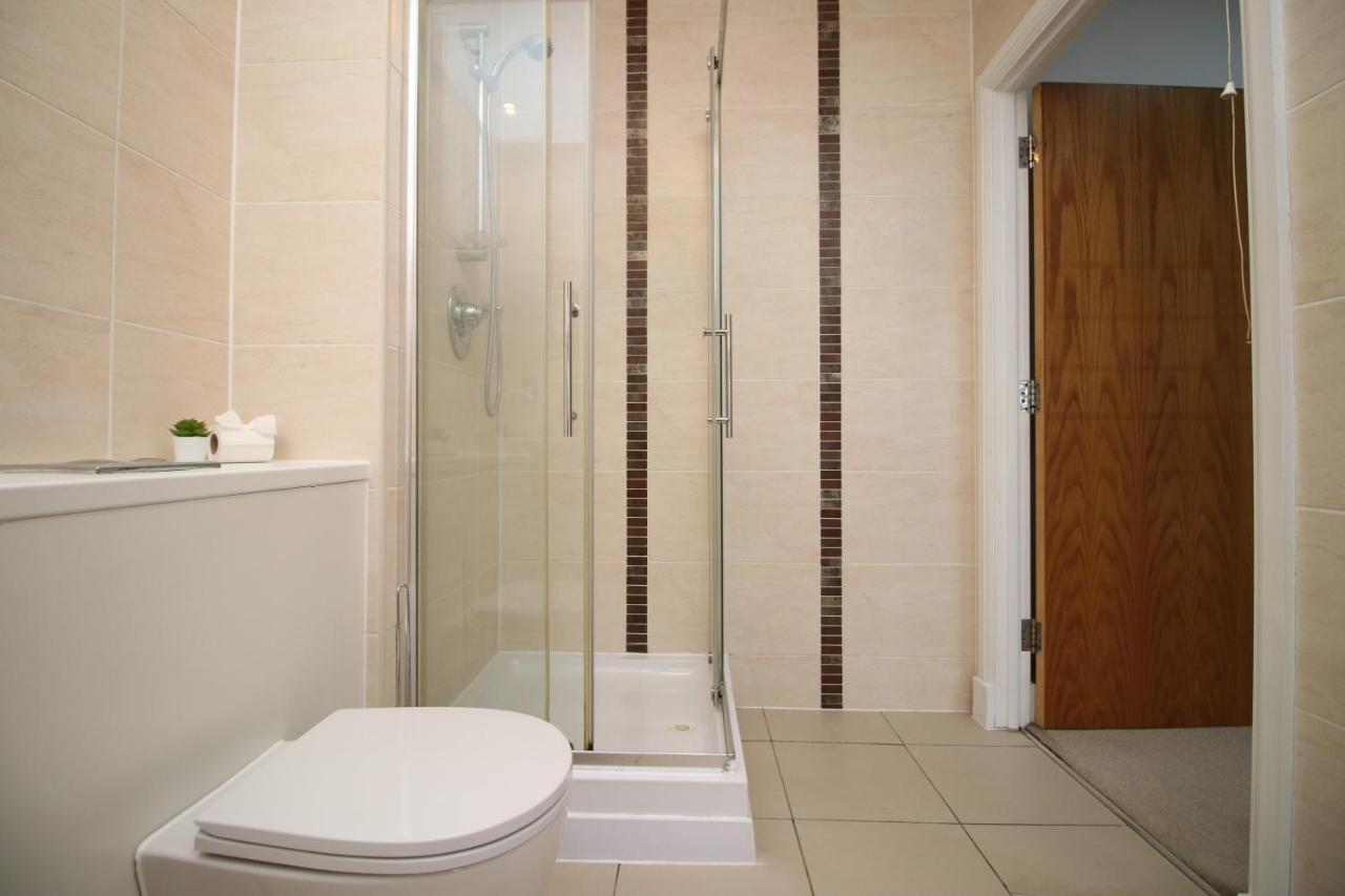 No 2 Under The Clock By Ssw - 2Br, Right In The City Centre, Sleeps 6 Кардифф Экстерьер фото